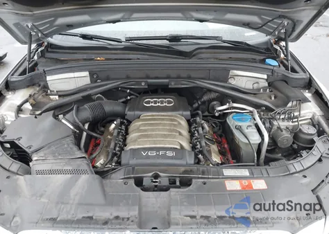 2010 Audi Q5 3.2 Premium z USA, uszkodzony, nr VIN WA1CKAFP8AA075178